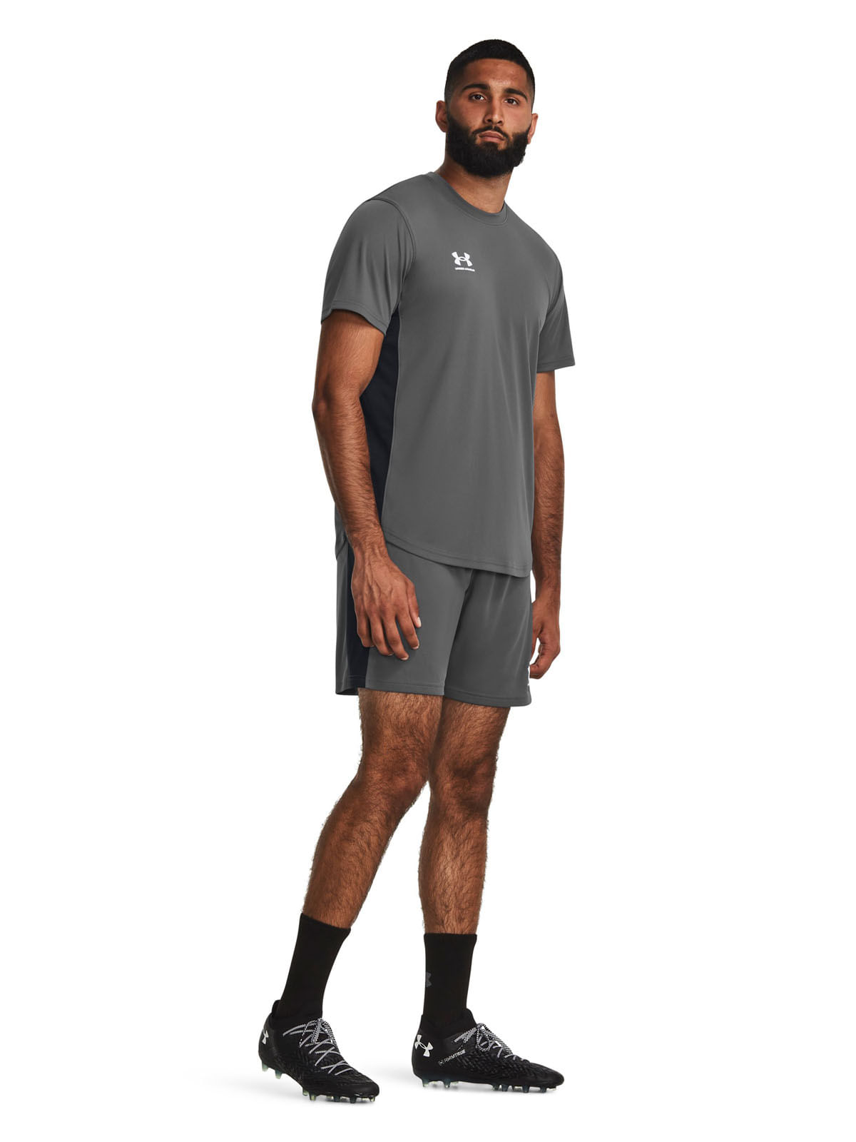 Shorts UA Challenger para hombre