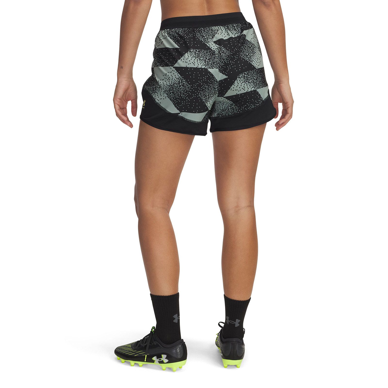 Shorts Under Armour challenger pro verde para mujer