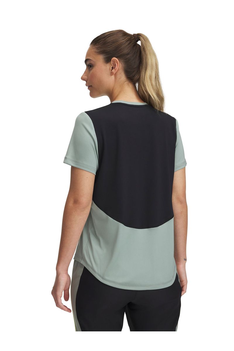 Polera-manga-corta-UA-challenger-pro-verde-para-mujer