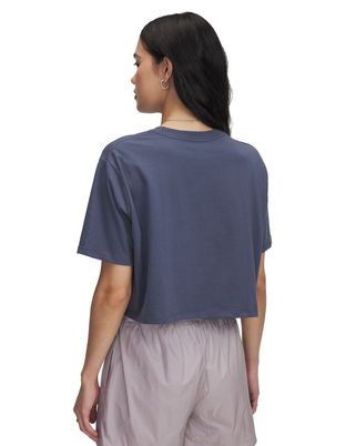 Polera manga corta mujer Under Armour floral gris para mujer
