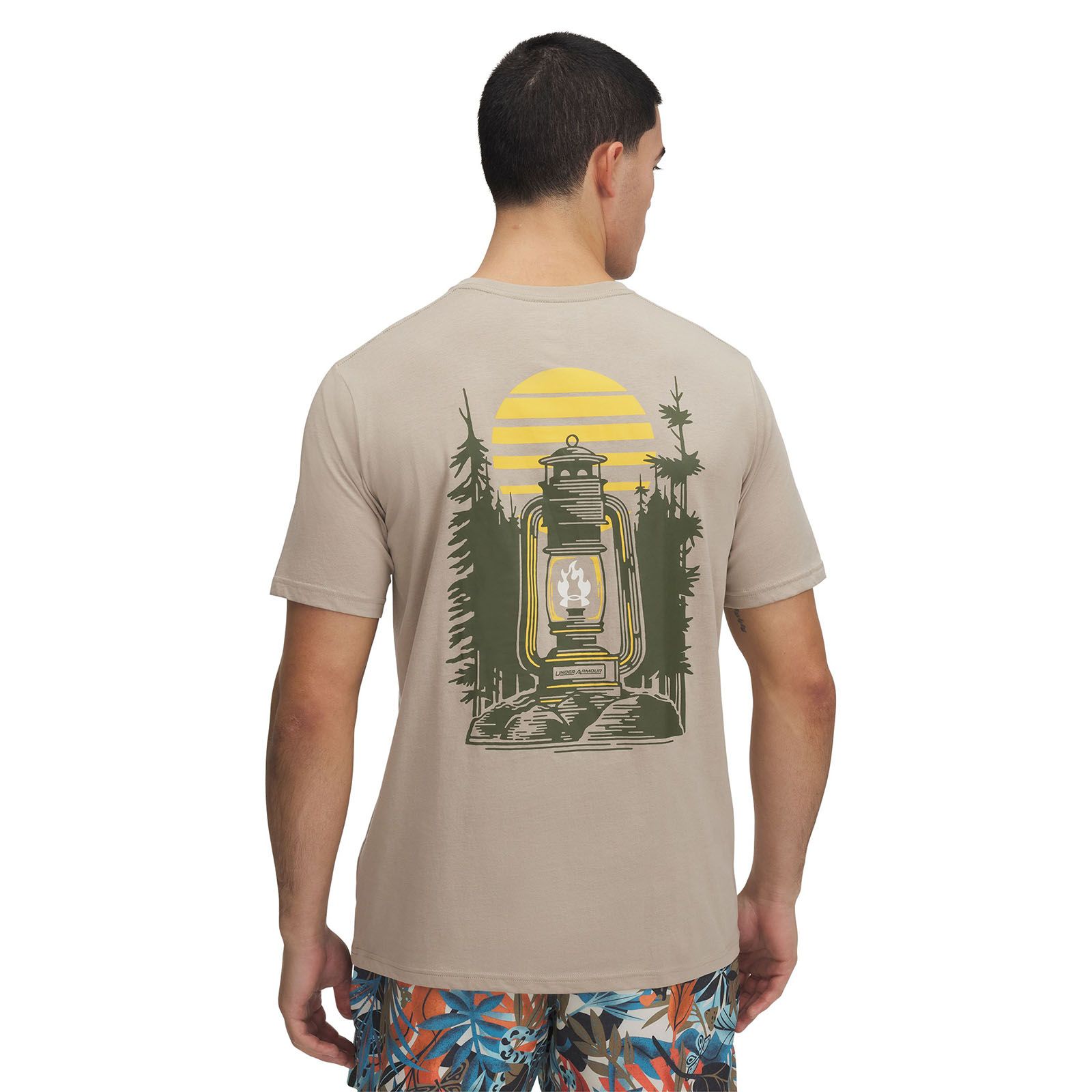 Polera manga corta Under Armour outdoor fuel café para hombre