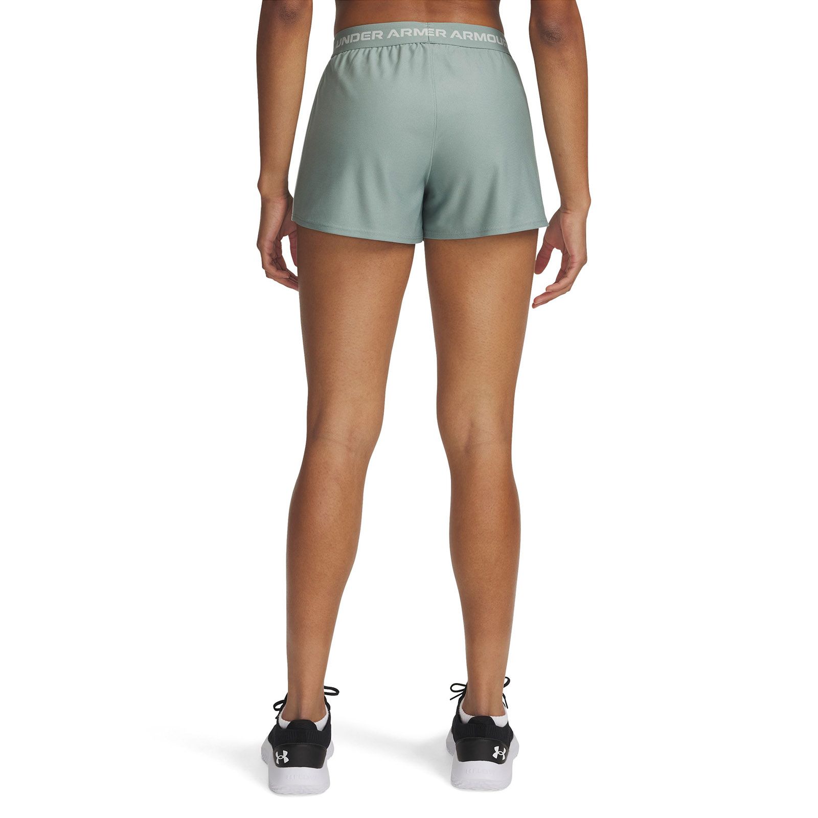 Shorts UA Tech Play Up verde para mujer